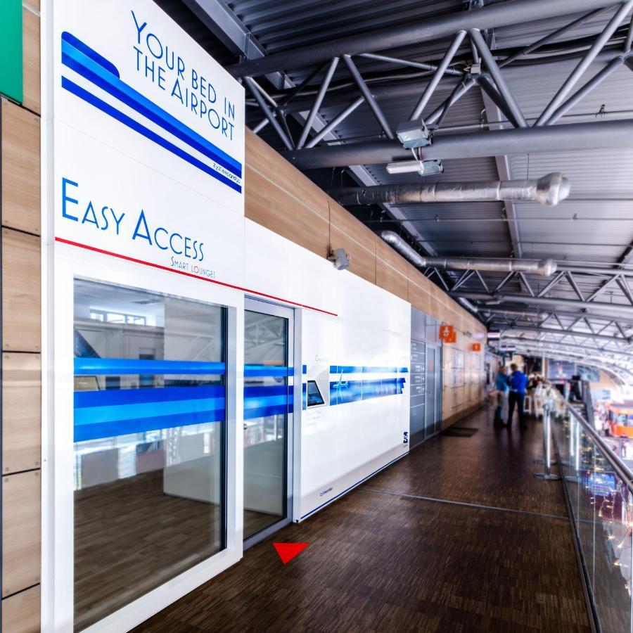 Отель Resting Pods - Zzzleepandgo Modlin Airport Wmi Новы-Двур-Мазовецкий Экстерьер фото